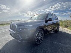 Photo of the vehicle BMW X7