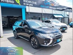 Photo of the vehicle Mitsubishi Outlander