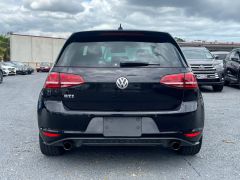 Photo of the vehicle Volkswagen Golf