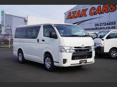 Photo of the vehicle Toyota HiAce