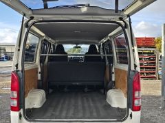 Photo of the vehicle Toyota HiAce