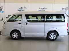 Photo of the vehicle Toyota HiAce