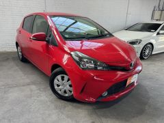 Photo of the vehicle Toyota Vitz