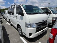 Photo of the vehicle Toyota HiAce