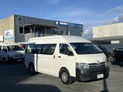 Photo of the vehicle Toyota HiAce