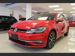 Photo of the vehicle Volkswagen Golf