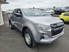 Photo of the vehicle Isuzu D-Max