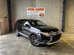 Photo of the vehicle Mitsubishi Outlander