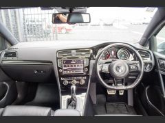 Photo of the vehicle Volkswagen Golf