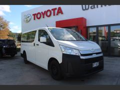 Photo of the vehicle Toyota HiAce