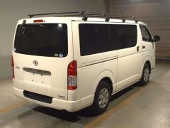 Photo of the vehicle Toyota HiAce