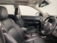 Photo of the vehicle Mitsubishi Outlander