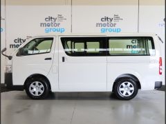 Photo of the vehicle Toyota HiAce