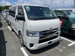 Photo of the vehicle Toyota HiAce