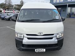 Photo of the vehicle Toyota HiAce