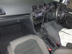 Photo of the vehicle Volkswagen Golf