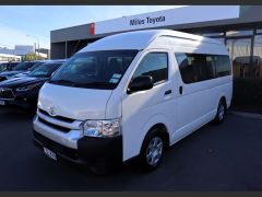 Photo of the vehicle Toyota HiAce