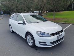 Photo of the vehicle Volkswagen Golf