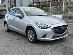 Photo of the vehicle Mazda Demio