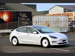 Photo of the vehicle Tesla Model 3