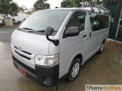 Photo of the vehicle Toyota HiAce