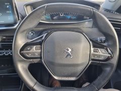 Photo of the vehicle Peugeot 2008