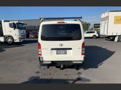 Photo of the vehicle Toyota HiAce