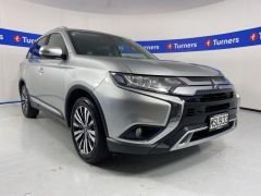 Photo of the vehicle Mitsubishi Outlander