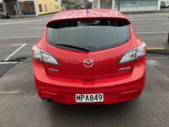 Photo of the vehicle Mazda Axela