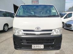 Photo of the vehicle Toyota HiAce