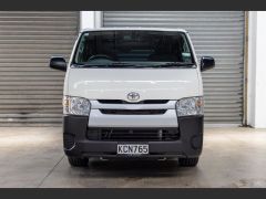 Photo of the vehicle Toyota HiAce