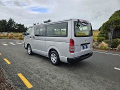 Photo of the vehicle Toyota HiAce