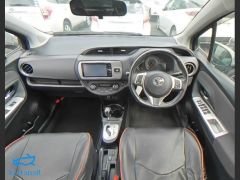 Photo of the vehicle Toyota Vitz