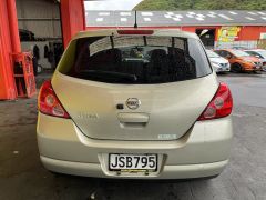 Photo of the vehicle Nissan Tiida