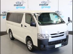 Photo of the vehicle Toyota HiAce