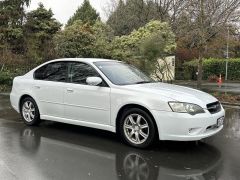 Photo of the vehicle Subaru Legacy