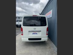 Photo of the vehicle Toyota HiAce