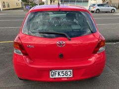 Photo of the vehicle Toyota Vitz