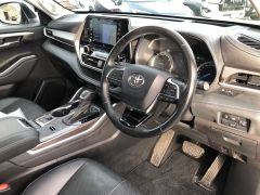 Photo of the vehicle Toyota Highlander