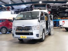 Photo of the vehicle Toyota HiAce