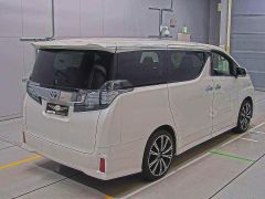 Photo of the vehicle Toyota Vellfire