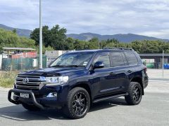 Photo of the vehicle Toyota Land Cruiser