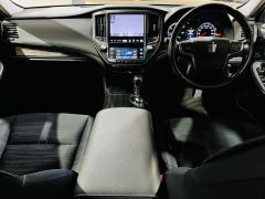 Photo of the vehicle Toyota Crown