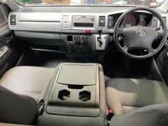 Photo of the vehicle Toyota HiAce