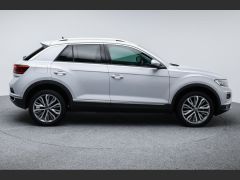 Photo of the vehicle Volkswagen T-Roc