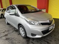 Photo of the vehicle Toyota Vitz