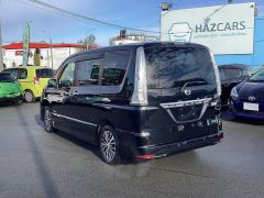 Photo of the vehicle Nissan Serena