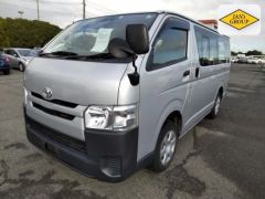 Photo of the vehicle Toyota HiAce