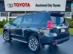 Photo of the vehicle Toyota Land Cruiser Prado