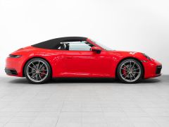 Photo of the vehicle Porsche 911